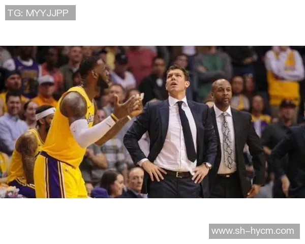 国王队与湖人队激战正酣谁将赢得这场精彩对决的胜利 国王队与湖人队激战正酣谁将赢得这场精彩对决的胜利