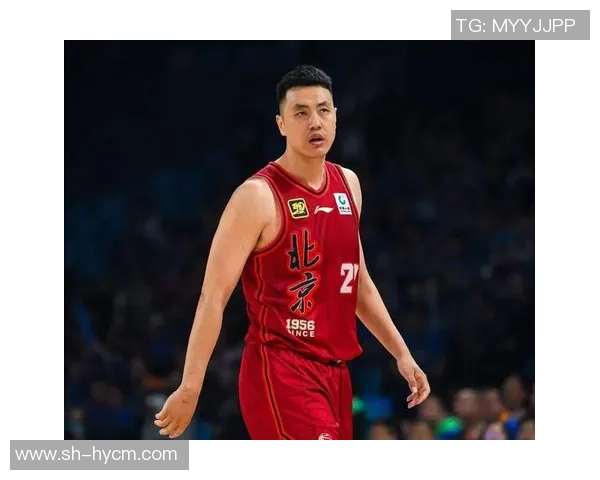 翟晓川的篮球之路:从青涩少年到赛场英雄的成长故事 翟晓川的篮球之路:从青涩少年到赛场英雄的成长故事