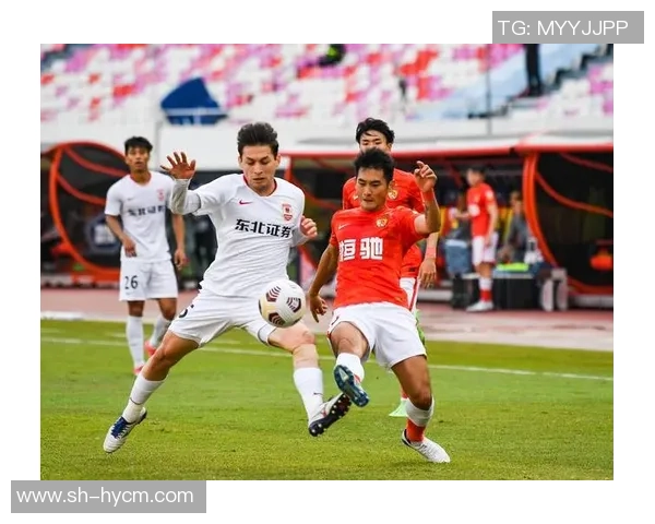 广州足球队与北京足球队赛后状态分析与复盘探讨MBA