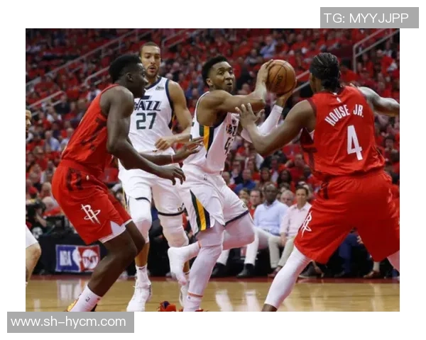 加的夫与西汉姆激战正酣比分悬念迭起引人关注