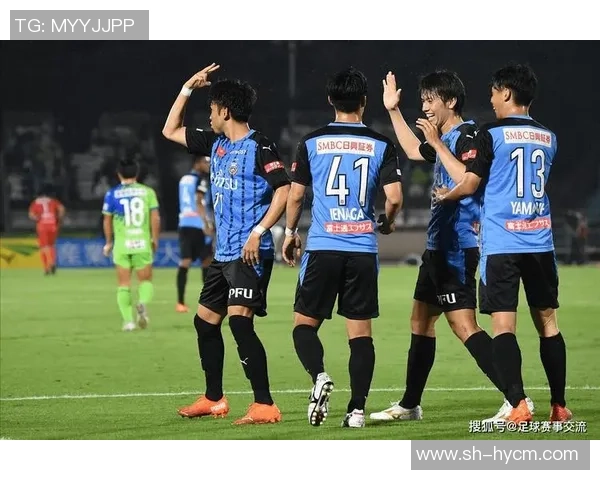 广岛三箭迎战磐石喜悦激情对决展现足球魅力与团队精神