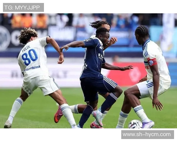 洛里昂主场迎战奥兰斯争夺法乙联赛重要积分之战