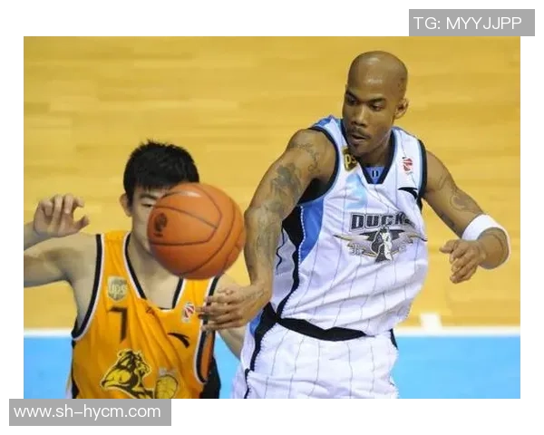 西安篮球队盯防策略分析与比赛表现的得失总结